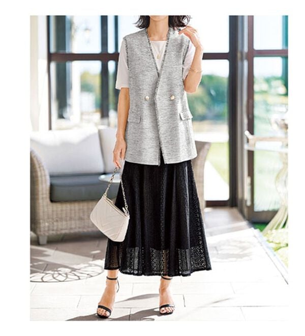 BELLUNA（ベルーナ）の「ファンシーツイード素材金ボタン使いジレ（ジレ）」｜詳細画像