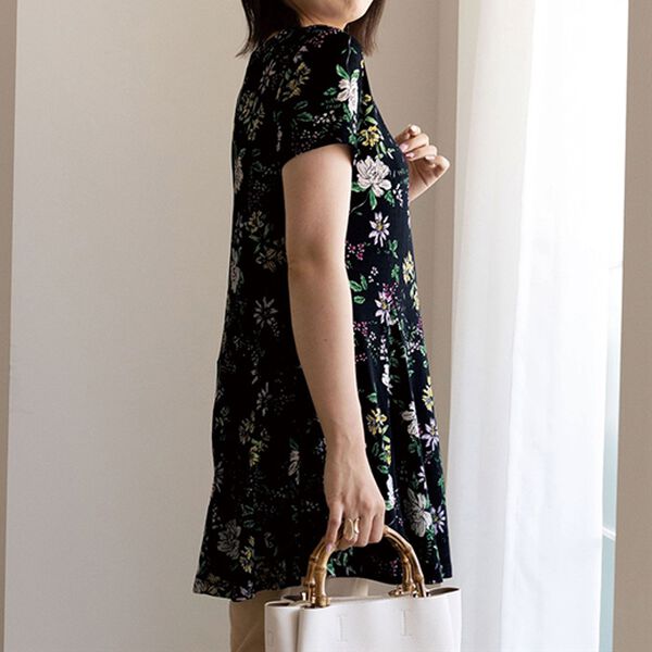 BELLUNA（ベルーナ）の「【動画】フレアーシルエットプリントチュニック（チュニック）」｜詳細画像