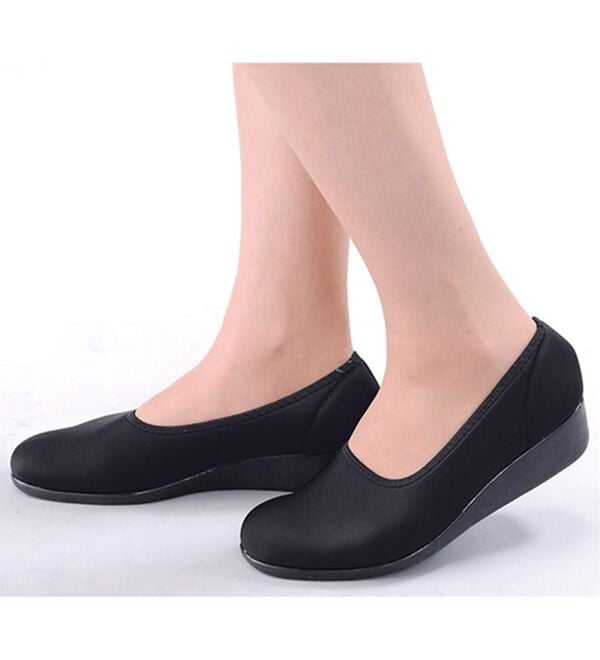 「ゆったり４Ｅストレッチはっ水パンプス（パンプス）」｜詳細画像