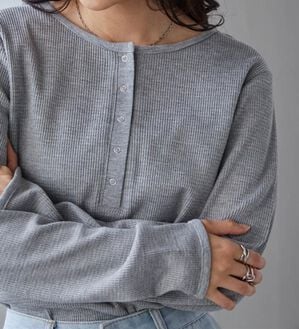 RANAN（ラナン）の「ヘンリーネックワッフルロンＴ（カットソー）」｜グレー