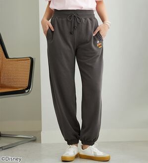 BELLUNA（ベルーナ）の「＜Ｄｉｓｎｅｙ＞【ミッキー】裾ゴム入り刺しゅう裏毛パンツ（その他パンツ）」｜スミクロ