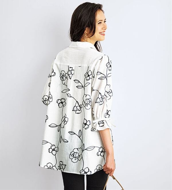 BELLUNA（ベルーナ）の「花柄刺しゅう袖リボンシャツチュニック（チュニック）」｜詳細画像