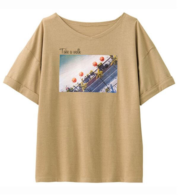 BELLUNA（ベルーナ）の「ＵＳＡコットンデジタルプリントＴシャツ（カットソー）」｜ベージュ