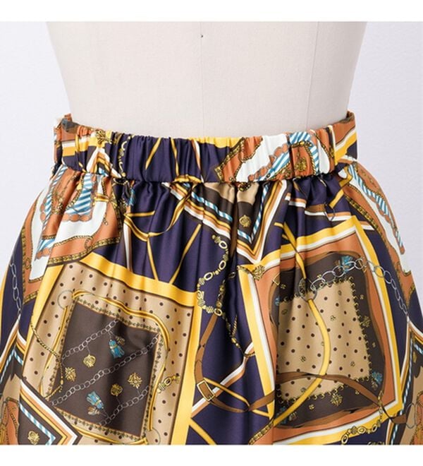 RANAN（ラナン）の「スカーフ柄パネルプリントスカート（ひざ丈スカート）」｜詳細画像