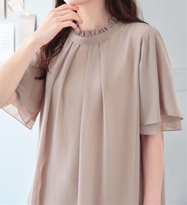 Viola e Viola（ヴィオラ エ ヴィオラ）の「フリル衿シフォンタックブラウス【半袖】（ブラウス）」｜詳細画像