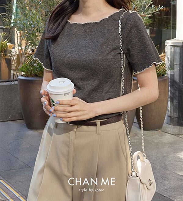 CHAN ME（チャンミ）の「配色ボートネックメロートップス（Tシャツ）」｜詳細画像