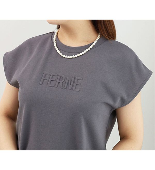 BELLUNA（ベルーナ）の「エンボス加工ロゴデザインプルオーバー（カットソー）」｜詳細画像