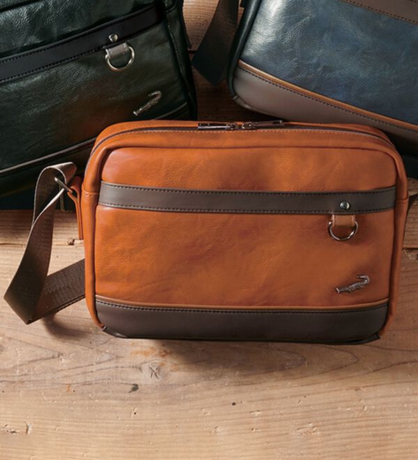 「＜クロコダイル＞大人のビンテージ調ショルダー（メンズショルダーバッグ）」｜キャメル