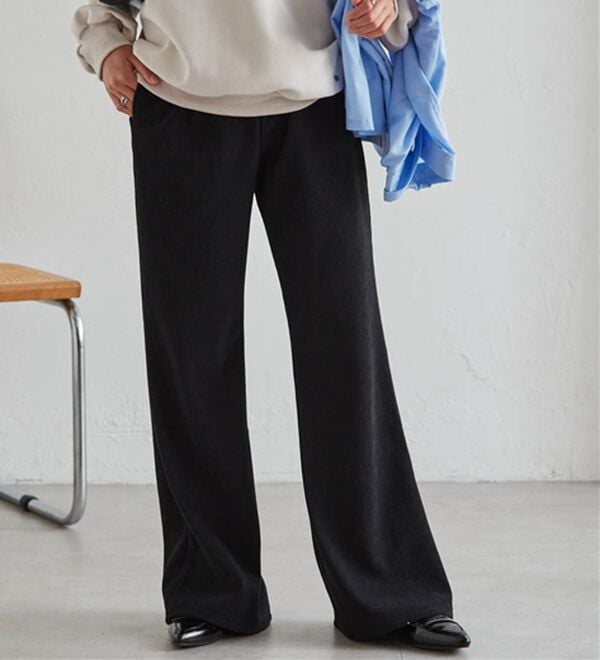 RANAN（ラナン）の「あったか裏ベロアニットコールフレアパンツ（フルレングスパンツ）」｜ブラック