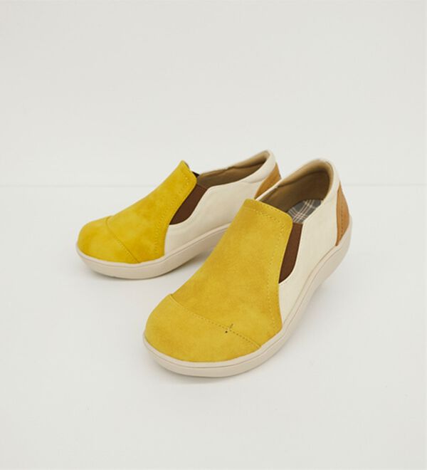 BELLUNA（ベルーナ）の「＜ＭＯＺ＞配色デザインスリッポンシューズ（スリッポン）」｜詳細画像