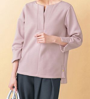 VINNO（ヴィノ）の「＜日本製＞裾ボタンキーネックプルオーバー（カットソー）」｜ピンク