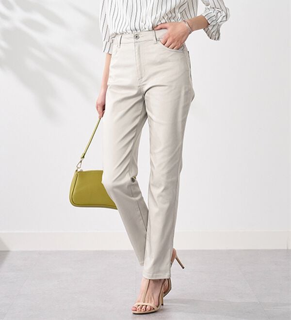 BELLUNA（ベルーナ）の「サラリ速乾！綿サテンストレッチカラーパンツ（フルレングスパンツ）」｜詳細画像