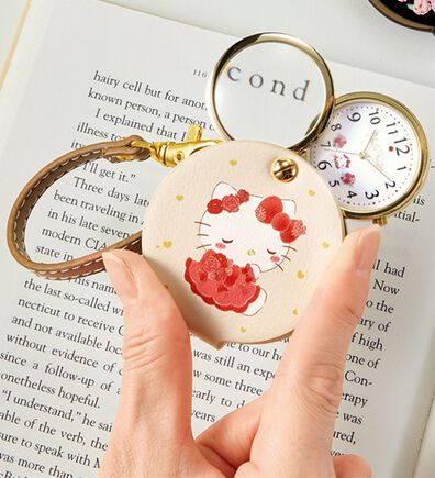 BELLUNA（ベルーナ）の「＜ハローキティ＞オシャレなルーペ付きウォッチ（腕時計）」
