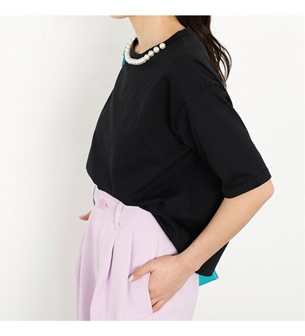 GeeRA（ジーラ）の「コットン天竺パール付デザイントップス（Tシャツ）」｜詳細画像