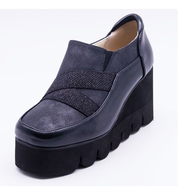 BELLUNA（ベルーナ）の「４Ｅ異素材ベルトキャタピラーシューズ（スリッポン）」｜詳細画像