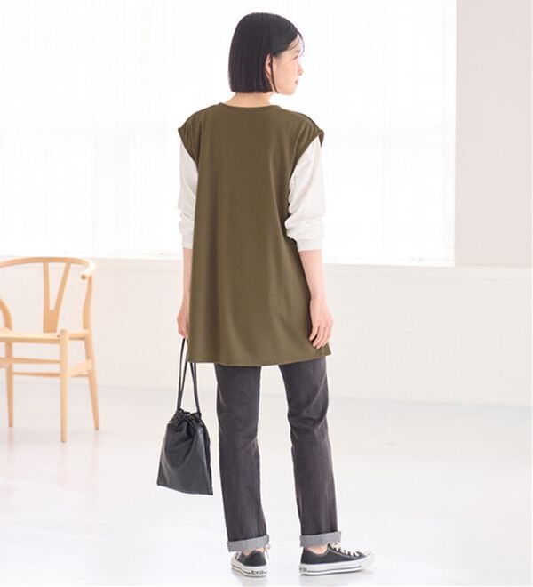 Viola e Viola（ヴィオラ エ ヴィオラ）の「なめらかポンチVネックポケット付きロングベスト（ベスト）」｜詳細画像