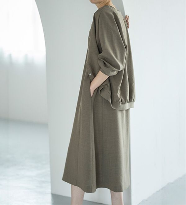 BELLUNA（ベルーナ）の「サラリ麻調素材Ｖネックジャンパードレス（ジャンパースカート）」｜詳細画像