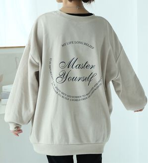 A HAPPY MARILYN（アハッピーマリリン）の「【Ｌ～８Ｌ】【ハピぽか裏起毛】２デザインから選べるロゴトレーナー 毛玉になりにくい（トレーナー・スウェット）」｜グレージュ