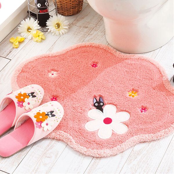 「魔女の宅急便フリーマット・スリッパ　こんにちは＜洗える　トイレマット　玄関マット　ジジ＞（トイレマット）」｜ピンク