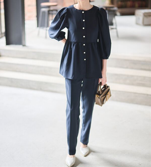 RANAN 新定番スーツシリーズ】洗える！パールボタンペプラムブラウス