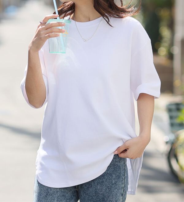 A HAPPY MARILYN（アハッピーマリリン）の「【Ｍ～８Ｌ】【ハッピーさらりん】裾ラウンド五分袖Ｔシャツ（Tシャツ）」｜オフホワイト