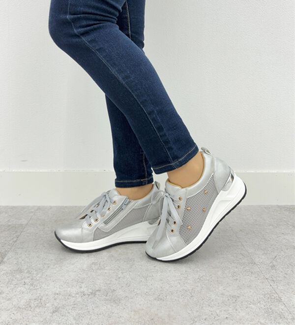 BELLUNA（ベルーナ）の「４Ｅ星モチーフ付サイドメッシュスニーカー（スニーカー）」｜詳細画像