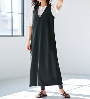 BELLUNA（ベルーナ）の「シュッと体型カバー！－３ｋｇ見えポコポコエンボス素材ジャンパースカート（ジャンパースカート）」｜黒