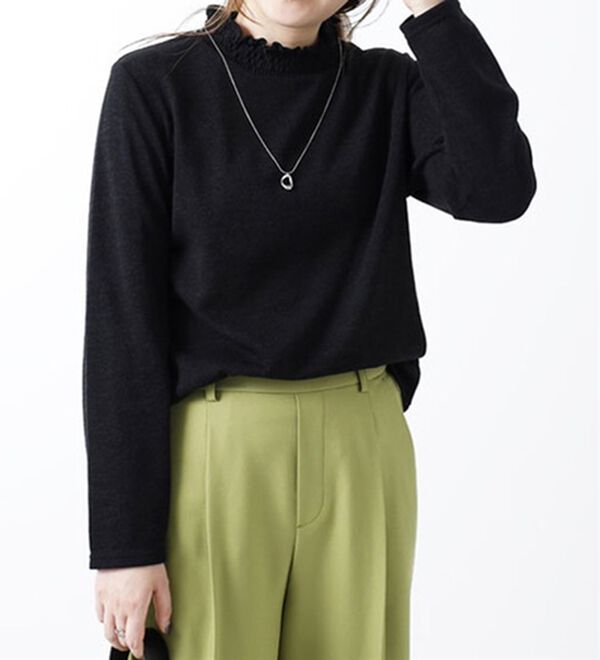BELLUNA（ベルーナ）の「杢調素材シャーリング使いプルオーバー（カットソー）」｜黒