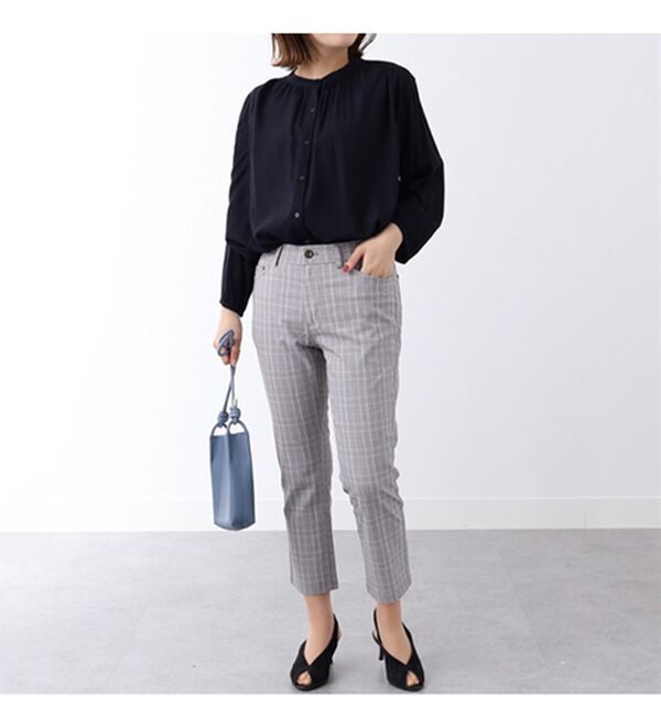 BELLUNA（ベルーナ）の「ウルトラ美脚ストレッチアンクルパンツ（クロップドパンツ）」｜詳細画像