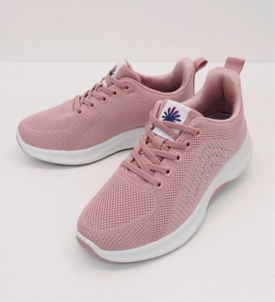 BELLUNA（ベルーナ）の「手を使わずに履けるニットスニーカー（スニーカー）」