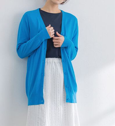 Pierrot（ピエロ）の「【洗濯機で洗える】丈・ネックが選べるシルクタッチニットカーディガン（ニットカーディガン）」