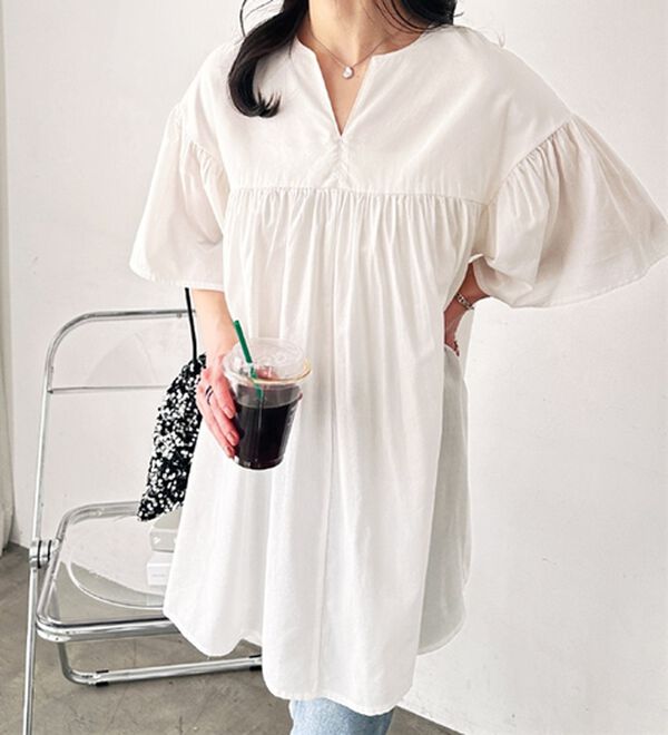 GeeRA（ジーラ）の「フレアー袖キーネックブラウス（ブラウス）」｜詳細画像