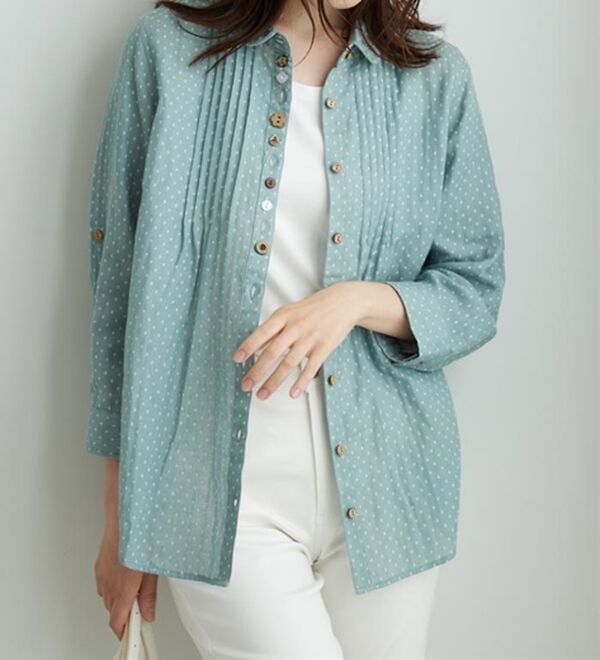 BELLUNA（ベルーナ）の「【綿100％素材】ダブルガーゼ素材丸衿多ボタンブラウス（ブラウス）」｜詳細画像