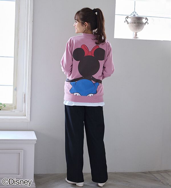 BELLUNA（ベルーナ）の「＜Ｄｉｓｎｅｙ＞【ミッキー＆ミニー】抱き着きプリント裏起毛トレーナー（カットソー）」｜詳細画像