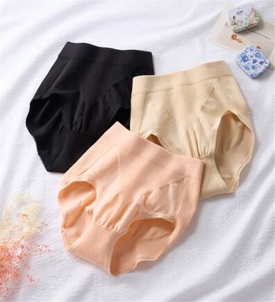 LAVIENNE（ラヴィエンヌ）の「綿混のびのびフィットミラクるショーツ（ショーツ）」