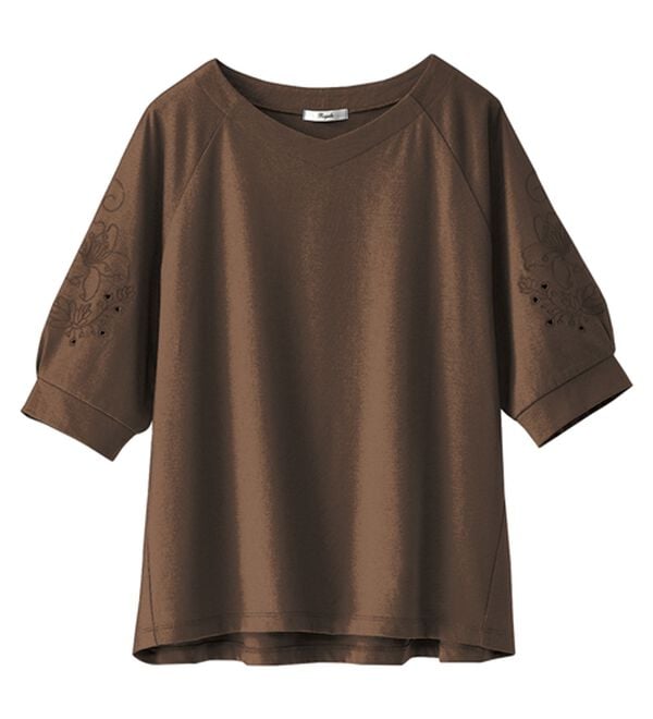 BELLUNA（ベルーナ）の「袖刺しゅうデザインＶネックプルオーバー（カットソー）」｜詳細画像