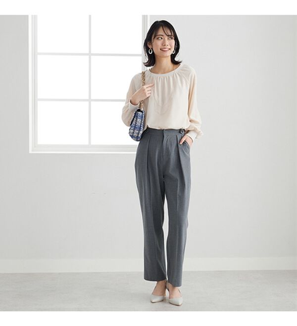 BELLUNA（ベルーナ）の「ボタン使いウエスト調節テーパードパンツ（テーパードパンツ）」｜詳細画像