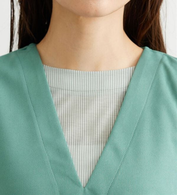 BELLUNA（ベルーナ）の「【2点セット】ストライプシャツ&times;ベストアンサンブル（アンサンブル）」｜詳細画像