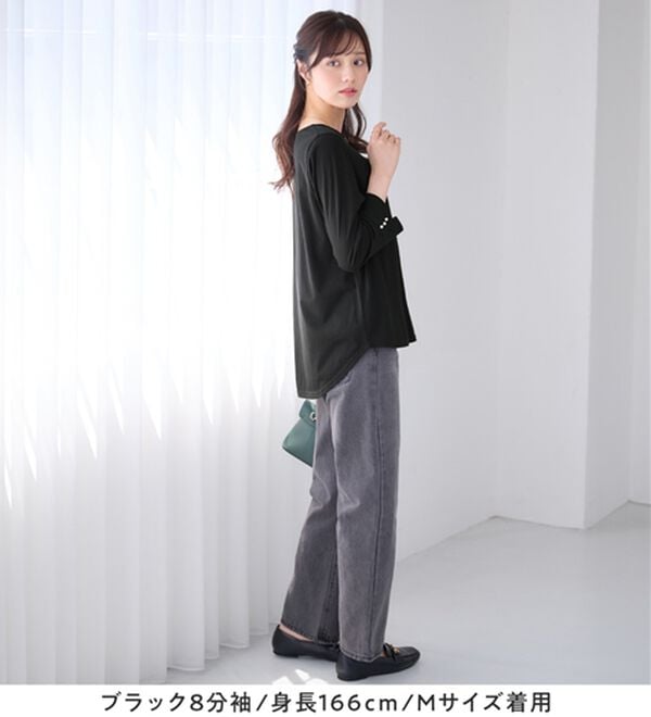 alotta（アロッタ）の「【選べる袖丈】柔らか綿混素材パール調ボタンＴシャツ（カットソー）」｜詳細画像