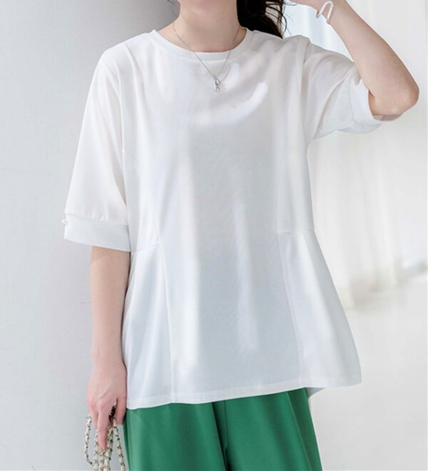 BELLUNA（ベルーナ）の「ジョーゼット素材タック使いＴブラウス（ブラウス）」｜オフ白