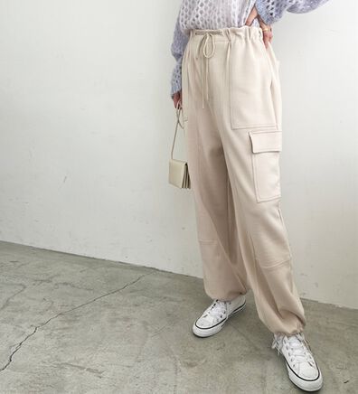 GeeRA（ジーラ）の「やわらか素材カーゴパンツ（フルレングスパンツ）」