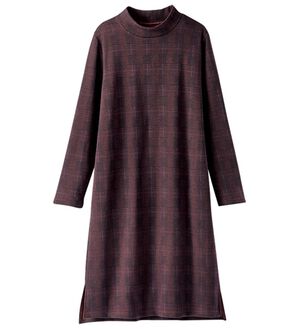 BELLUNA（ベルーナ）の「まるで着る毛布！静電防止付裏ファーお出かけワンピース（カットソーワンピース）」｜ワイン系グレンチェック
