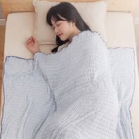 iellio（イエリオ）の「ひんやりとろける冷感くしゅくしゅケット＜洗える・乾きやすい・冷房対策・ハーフ・シングル・肌掛け＞（肌掛布団・タオルケット）」