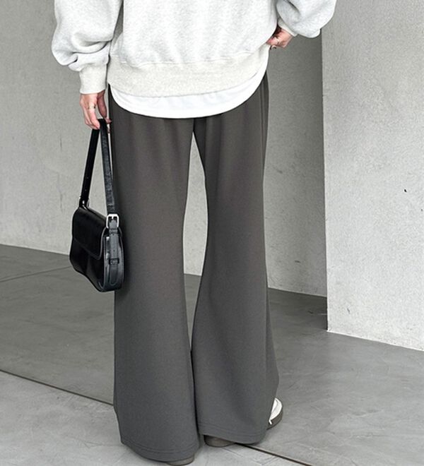 GeeRA（ジーラ）の「美脚見えカーブフレアパンツ（フルレングスパンツ）」｜詳細画像