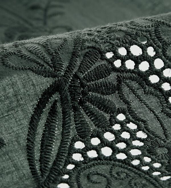 BELLUNA（ベルーナ）の「可愛すぎない大人の刺しゅうティアードスカート（ロングスカート）」｜詳細画像