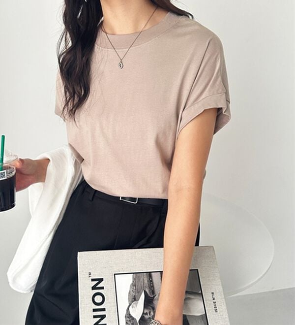 GeeRA（ジーラ）の「綿１００％フレンチスリーブチュニックＴシャツ（カットソー）」｜ベージュ