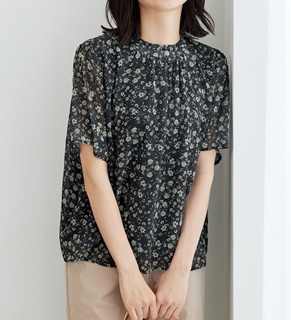 BELLUNA（ベルーナ）の「〈日比谷花壇〉フリル衿シフォンブラウス（ブラウス）」｜詳細画像