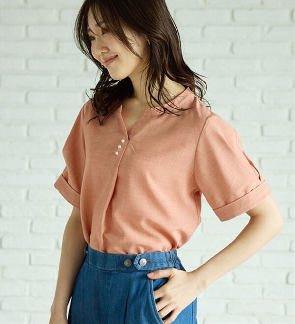 BELLUNA（ベルーナ）の「麻調合繊パール付タックデザインブラウス（ブラウス）」｜詳細画像