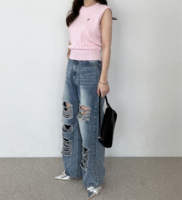 GeeRA（ジーラ）の「ケーブル編み刺しゅうノースリニット（ベスト）」｜詳細画像