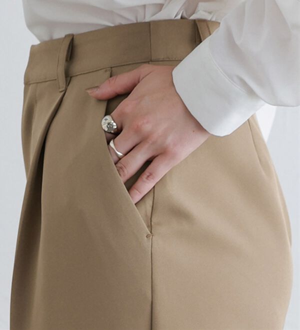 Pierrot（ピエロ）の「スタイルアップセンタープレスパンツ（フルレングスパンツ）」｜詳細画像